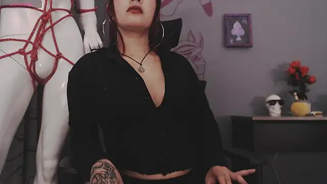 Snapshot of Regina_Iris chatting on April 8, 10:04 am Regina Iris online show from April 8, 10:04 am