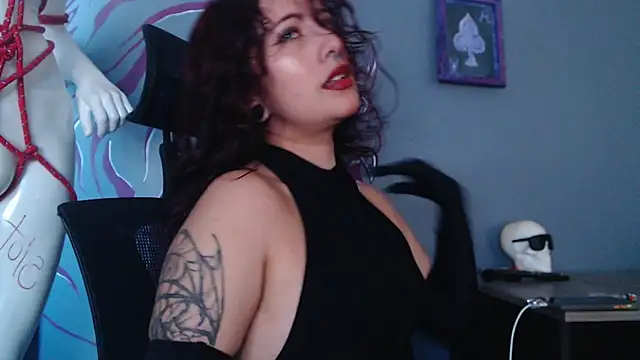 Snapshot of Regina_Iris chatting on May 8, 11:59 am Regina Iris online show from May 8, 11:59 am