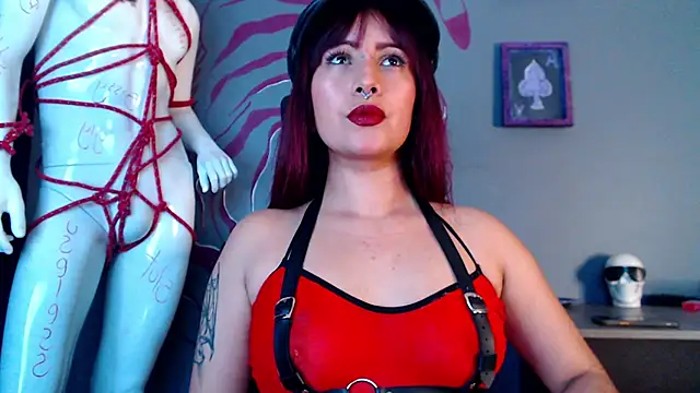 Snapshot of Regina_Iris chatting on May 15, 12:17 am Regina Iris online show from May 15, 12:17 am