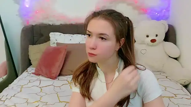 Snapshot of LeenMoonie chatting on June 21, 4:20 pm LeenMoonie online show from June 21, 4:20 pm