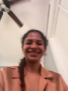 Snapshot of karlatiburcio chatting on June 1, 1:35 pm karlatiburcio online show from June 1, 1:35 pm