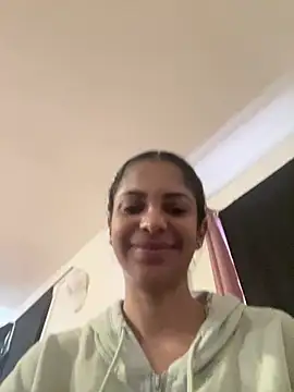 Snapshot of karlatiburcio chatting on July 18, 3:49 pm karlatiburcio online show from July 18, 3:49 pm