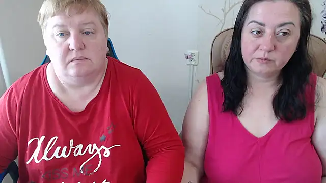 Snapshot of Lindy-Jeanie chatting on May 30, 8:55 am Lindy-Jeanie online show from May 30, 8:55 am