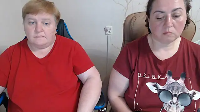 Snapshot of Lindy-Jeanie chatting on June 6, 6:34 pm Lindy-Jeanie online show from June 6, 6:34 pm