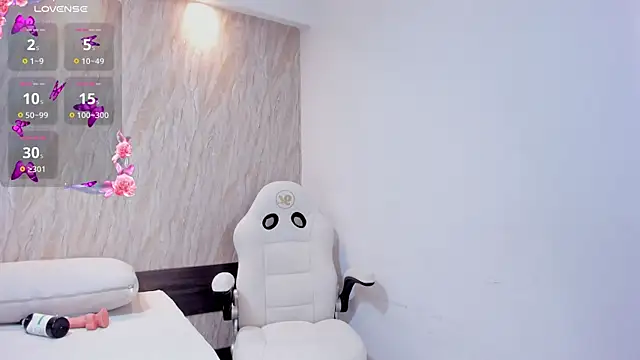 camilla hilton online show from March 19, 11:25 am