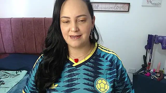 Snapshot of Veroniicabbw_ chatting on June 23, 12:58 pm Veroniicabbw online show from June 23, 12:58 pm