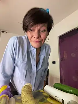 DtPORNBITCH online show from April 8, 12:32 am