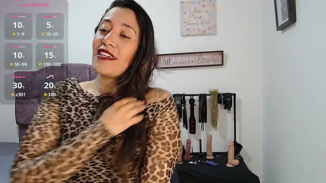 Snapshot of violeta_scott chatting on June 1, 5:14 pm violeta scott online show from June 1, 5:14 pm