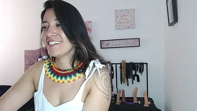 Snapshot of violeta_scott chatting on July 29, 6:06 pm violeta scott online show from July 29, 6:06 pm
