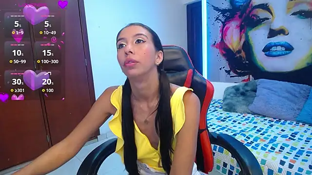 Snapshot of sandra_petite19 chatting on July 24, 3:37 am sandra petite19 online show from July 24, 3:37 am