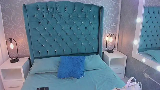 Snapshot of EmmaCame chatting on June 17, 7:37 pm EmmaCame online show from June 17, 7:37 pm
