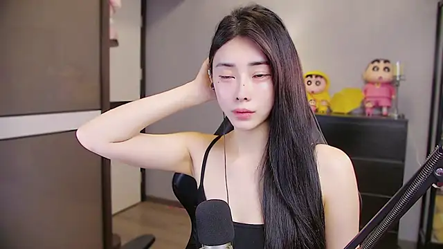 Snapshot of XiaoYuBao- chatting on May 16, 7:45 pm XiaoYuBao- online show from May 16, 7:45 pm
