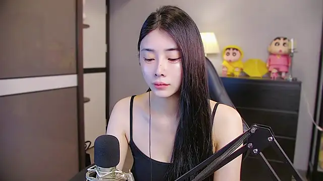 Snapshot of XiaoYuBao- chatting on June 10, 1:43 pm XiaoYuBao- online show from June 10, 1:43 pm