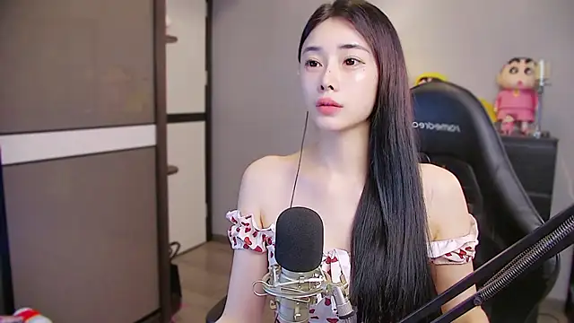 Snapshot of XiaoYuBao- chatting on June 11, 2:11 am XiaoYuBao- online show from June 11, 2:11 am