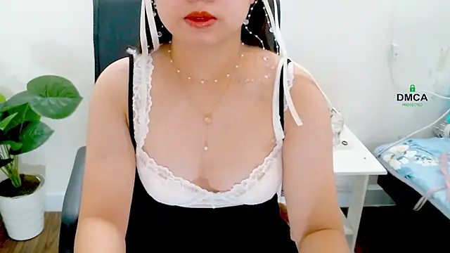 Candy Sweeties online show from March 18, 1:20 am