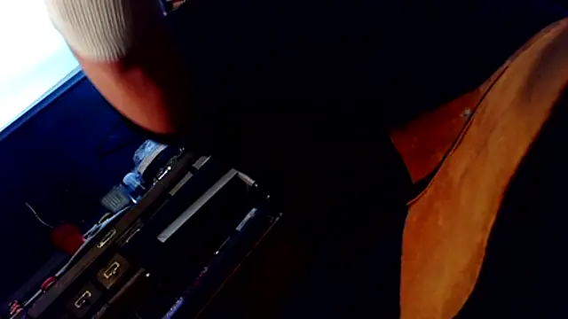 strokingjoe14585 online show from May 3, 8:26 pm