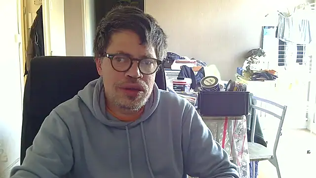 calou123 online show from March 20, 2:11 pm