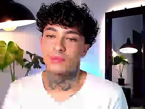 stevennavarro online show from March 17, 1:43 am