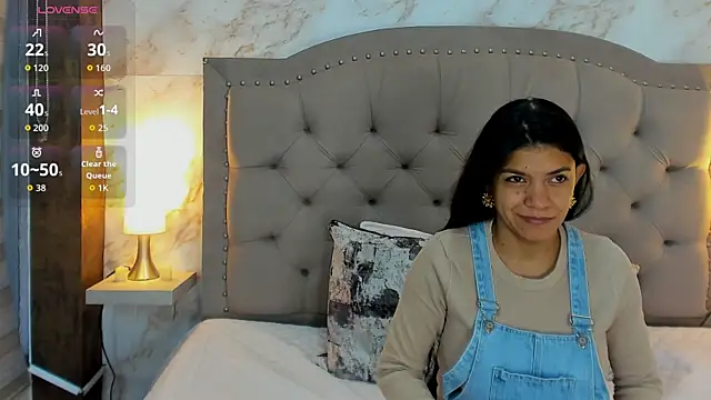 Snapshot of AishaCambell_ chatting on July 6, 11:29 am AishaCambell online show from July 6, 11:29 am
