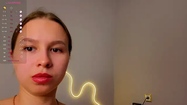 Snapshot of Emma_dream_ chatting on June 5, 6:52 am Emma dream online show from June 5, 6:52 am