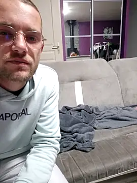 Snapshot of Madame-Monsieur-X chatting on March 13, 7:53 pm Madame-Monsieur-X online show from March 13, 7:53 pm