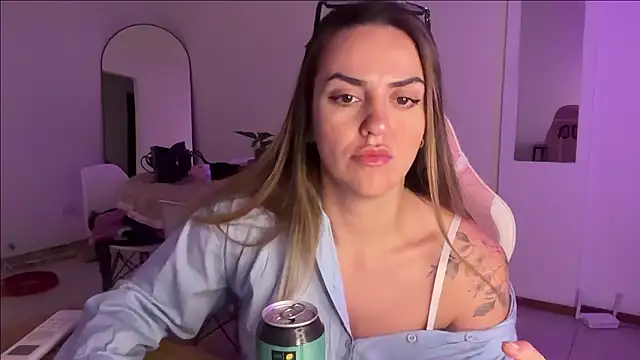 isyourgirlolivia online show from March 17, 1:21 am