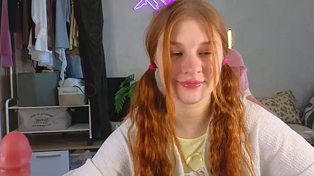 Snapshot of GoldenSunBunny chatting on May 8, 11:15 am GoldenSunBunny online show from May 8, 11:15 am