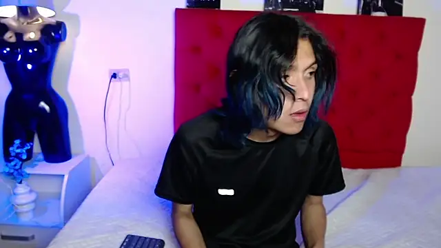 Noire boy online show from March 16, 11:53 pm