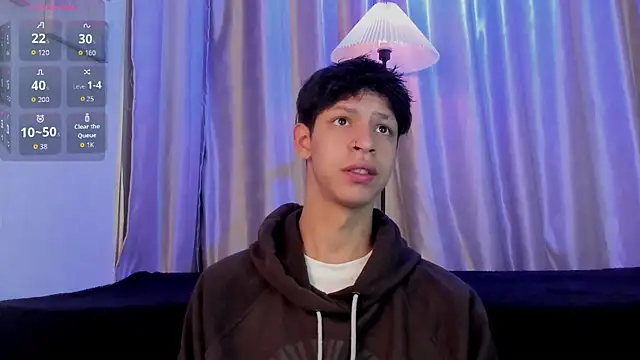 Snapshot of Ethan_qop chatting on May 4, 11:06 am Ethan qop online show from May 4, 11:06 am