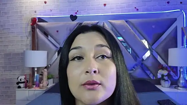 Aslii Smith online show from May 11, 8:39 pm