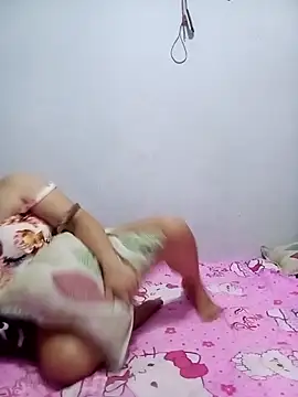 Snapshot of Lilsweetypie chatting on March 15, 11:27 am Lilsweetypie online show from March 15, 11:27 am