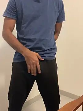 xreoz1245 online show from March 17, 11:41 pm