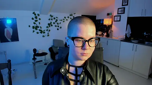 Snapshot of VexaVeylish chatting on April 22, 5:25 pm VexaVeylish online show from April 22, 5:25 pm
