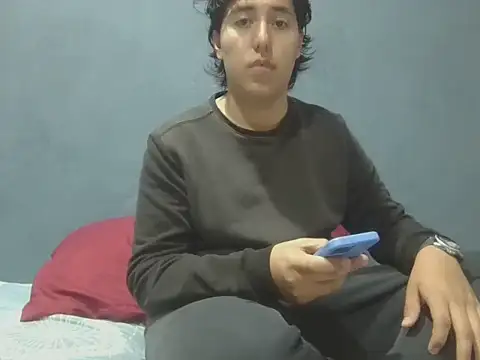 amartinezszz online show from June 24, 3:16 am