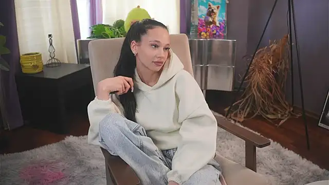 MauraMuresan online show from March 17, 11:13 am