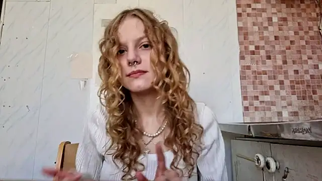 Kira Wonderfullina online show from March 19, 3:10 am