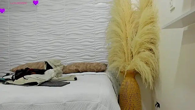Snapshot of AlondraSoomer chatting on May 21, 5:14 am AlondraSoomer online show from May 21, 5:14 am