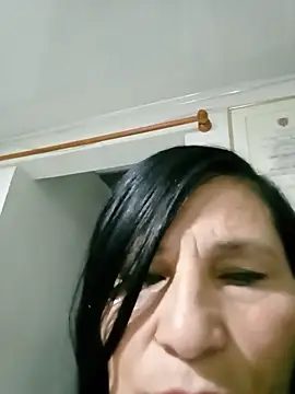 Snapshot of Ladygreeneyes chatting on June 5, 1:34 am Ladygreeneyes online show from June 5, 1:34 am