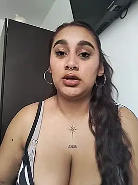 Snapshot of Mia_skyy18 chatting on July 21, 4:42 pm Mia skyy18 online show from July 21, 4:42 pm