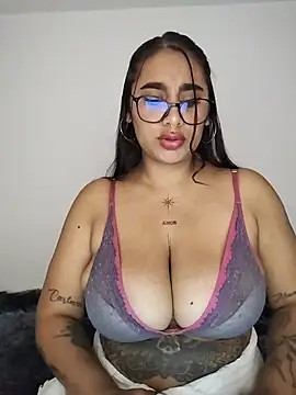 Snapshot of Mia_skyy18 chatting on July 26, 12:41 am Mia skyy18 online show from July 26, 12:41 am