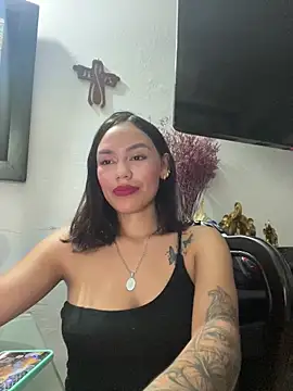 Snapshot of daniela-sexy chatting on May 27, 11:24 pm daniela-sexy online show from May 27, 11:24 pm