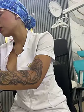 Snapshot of daniela-sexy chatting on June 4, 2:01 pm daniela-sexy online show from June 4, 2:01 pm