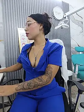 Snapshot of daniela-sexy chatting on June 6, 2:22 pm daniela-sexy online show from June 6, 2:22 pm