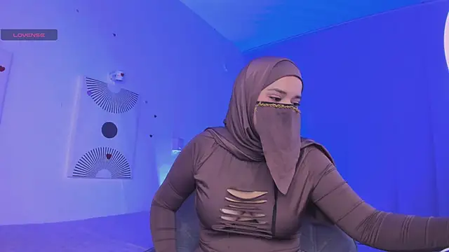 Aminaa Kaarim online show from July 14, 1:19 am