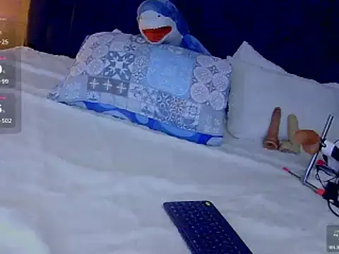 Snapshot of Enzoo98_ chatting on July 23, 12:02 am Enzoo98 online show from July 23, 12:02 am