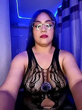 Snapshot of PiscisGirl chatting on May 11, 7:25 am PiscisGirl online show from May 11, 7:25 am