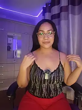 Snapshot of PiscisGirl chatting on May 30, 6:32 am PiscisGirl online show from May 30, 6:32 am