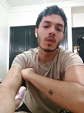 Thewildaliii0 online show from April 18, 1:26 pm