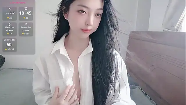 Snapshot of oblakitty_ chatting on June 5, 9:15 am oblakitty online show from June 5, 9:15 am