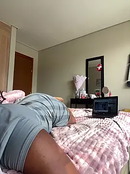 Redroom  online show from March 17, 1:58 pm